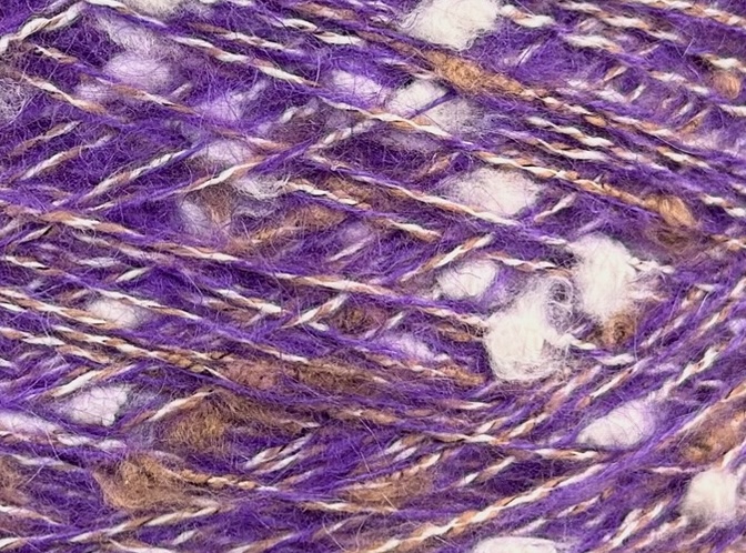 New Mill Fuego Nm 2500 – Fantasiegarn Bouclé mit Kaschmir, Wolle und Kid Mohair col. Violett